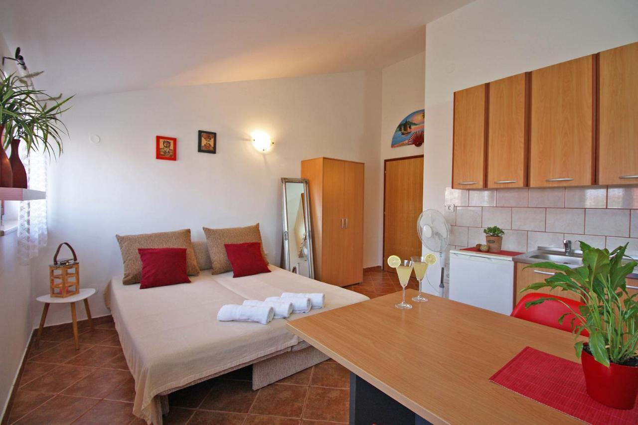 Brijunisol - 3 Apartments Top Position Near The Beautiful Beach Фажана Экстерьер фото