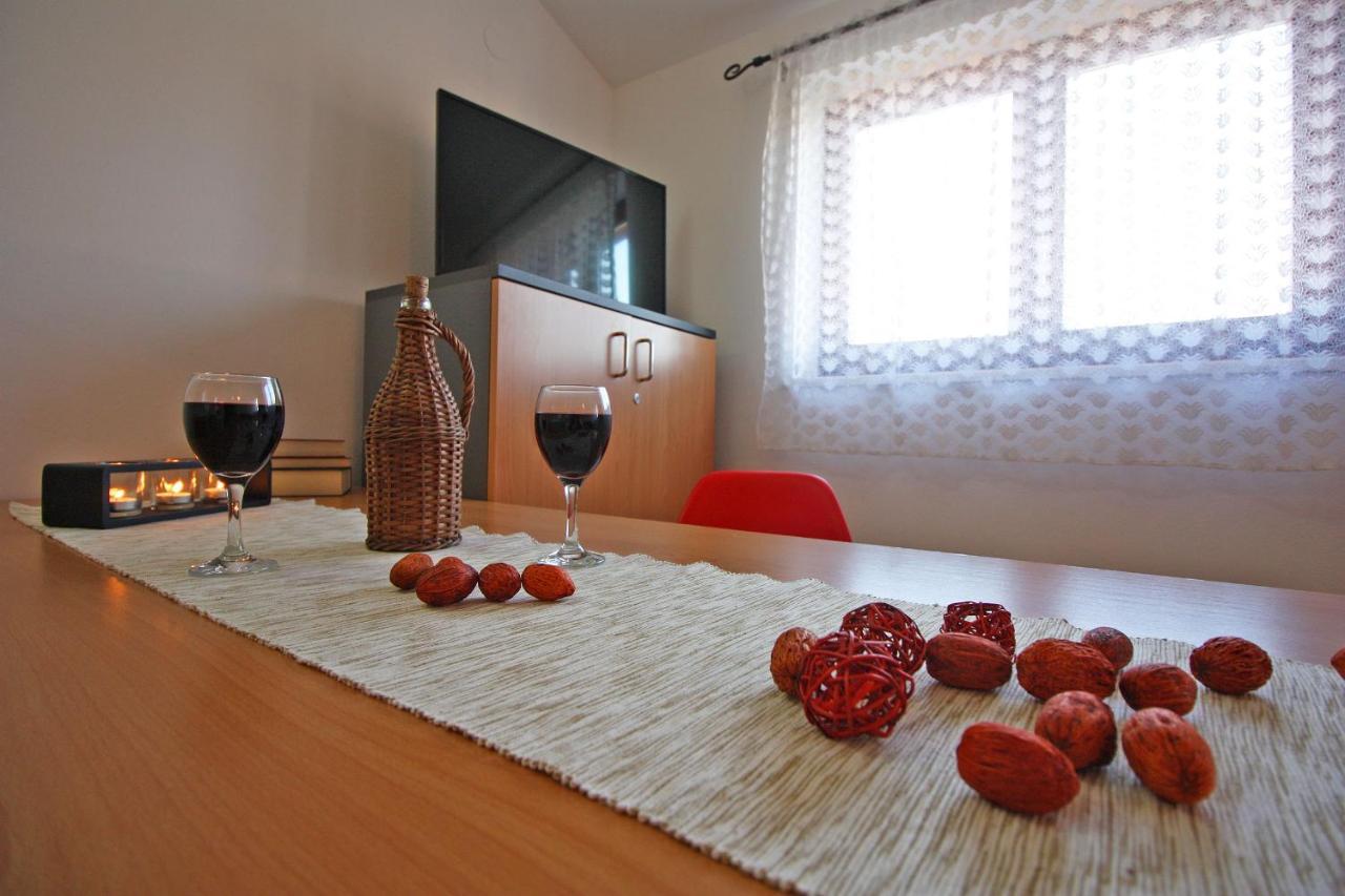 Brijunisol - 3 Apartments Top Position Near The Beautiful Beach Фажана Экстерьер фото