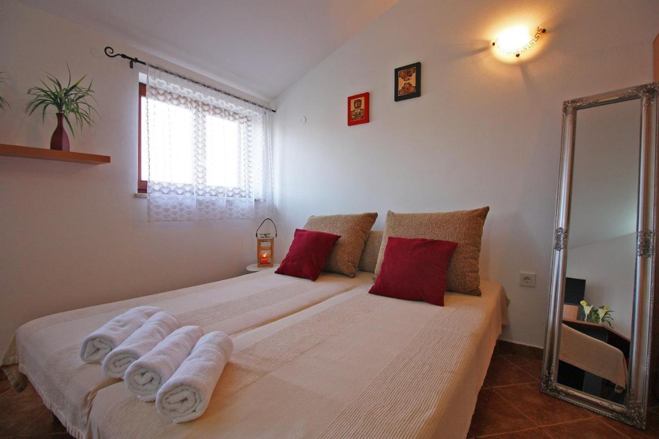 Brijunisol - 3 Apartments Top Position Near The Beautiful Beach Фажана Экстерьер фото